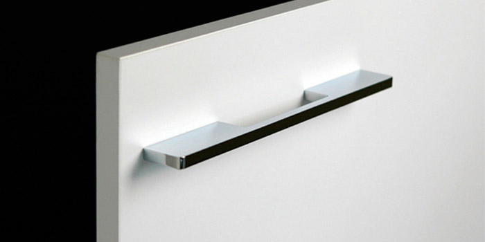 Tirador para muebles Asa Simetrica en cromo